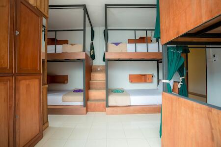 Best Party Hostel: Farmer's Grand Hostel, Koh Samui Best Party Hostel: Farmer's Grand Hostel, Koh Samui