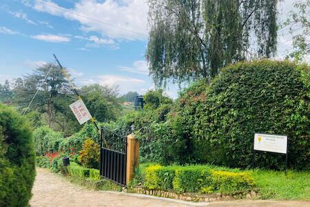 Yes Hostel, Fort Portal