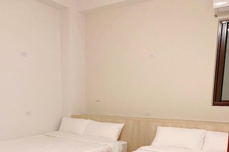 Travelers Hostel, Magong