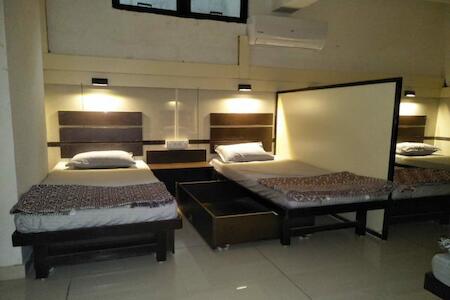 Night-Halt Dormitory, Ahmedabad