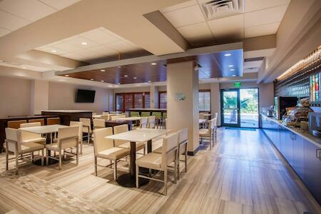 Wingate by Wyndham at Orlando Airport
