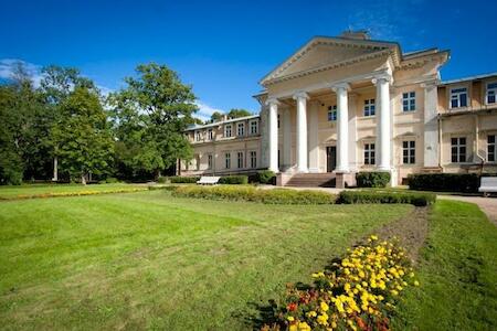 Mejor para Viajero Solo: Krimuldas Muiža, Sigulda Mejor para Viajero Solo: Krimuldas Muiža, Sigulda