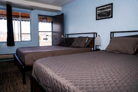 Maverick Motel, Ratón