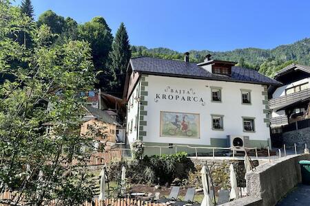 Bajta Kroparica Hostel, Kropa