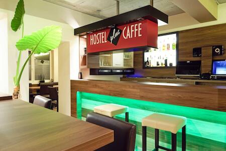 Hostel Plus Caffe