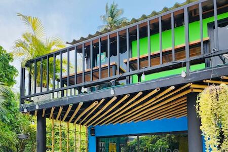 Mejor Hostal de Fiesta: The 10 Club Hostel, Thongsala