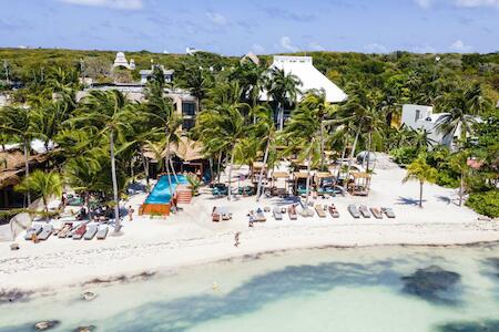 Best for Solo Traveler: Mayan Monkey, Isla Mujeres