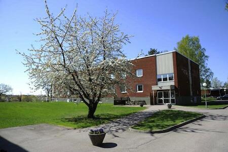 Logi Tuppen, Vandrarhem - Oskarshamns Folkhögskola, Oskarshamn Logi Tuppen, Vandrarhem - Oskarshamns Folkhögskola, Oskarshamn