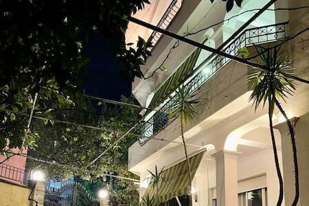 Mandarine Hostel, Tirana