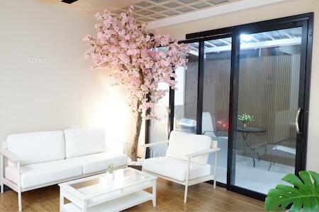 Shi-ro-i Poshtel, Hat Yai