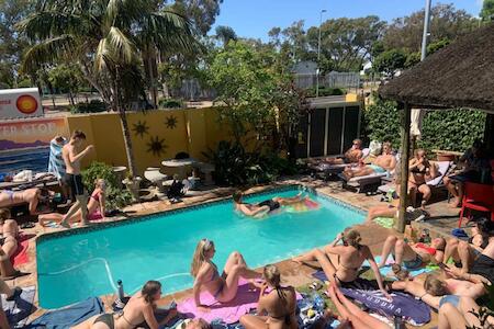 Best Party Hostel: A Sunflower Stop Backpackers, Green Point