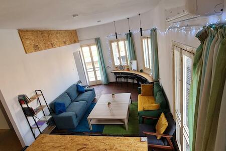 Bee Hostel, Paphos