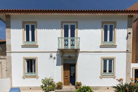 Surf Lisbon - House & School, Oeiras