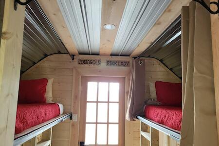 THE ORCHARD (HOSTEL WITH PRIVATE BUNKS)