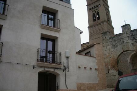 Hostel El Castillo, Aniñon