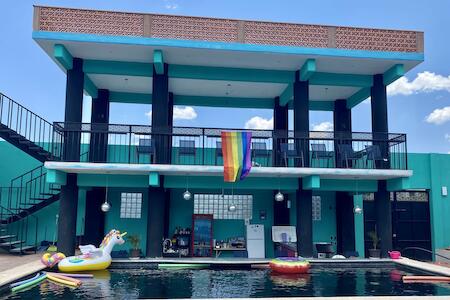 Best Party Hostel: Confetti Pool Club, Oaxaca City