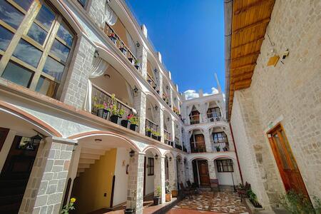 Golden Rest, Latacunga