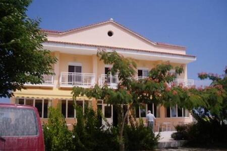 Angelica's Backpacker's Hostel, Corfu