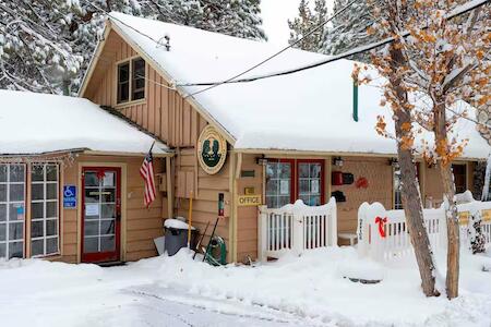 Sleepy Forest Hostel, Big Bear Lake