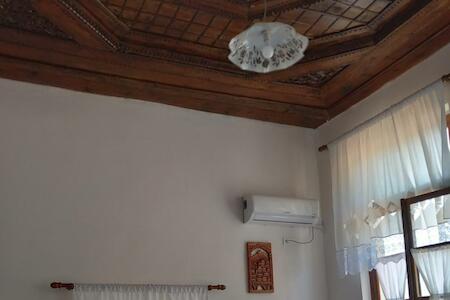 Lorenc Guesthouse & Hostel