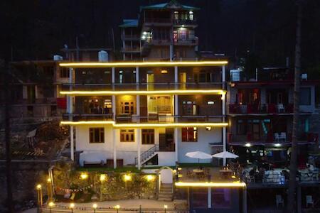 Wabi Sabi Riverside Hostel