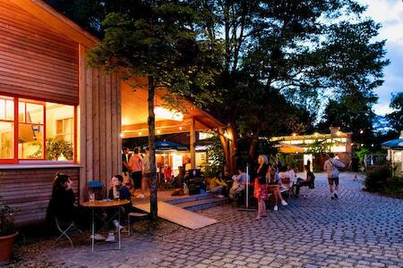 Best Party Hostel: THE TENT - Youth Only - Buchung leider nur bis 30 Jahre möglich!, Munich