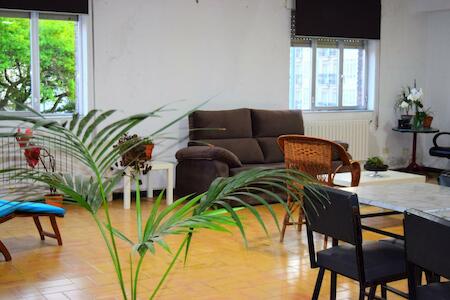 Best Party Hostel: Albergue Mirás, Sigüeiro