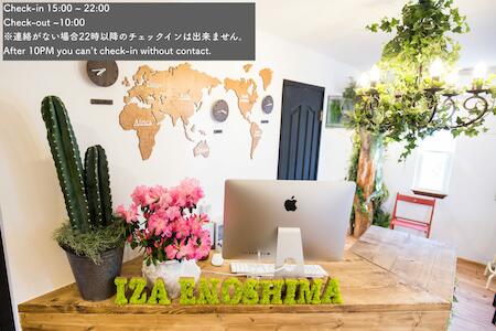 IZA Enoshima Guesthouse & Bar