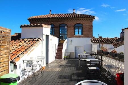 Best Party Hostel: Oasis Backpackers' Toledo, Toledo