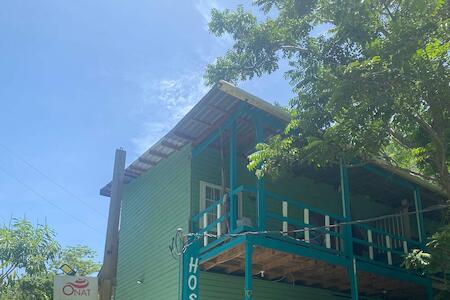 Onat Hostel, Roatan