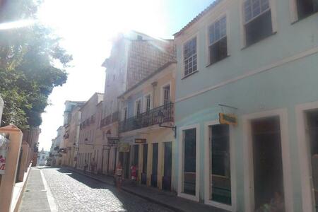 Suites do Meson, Salvador