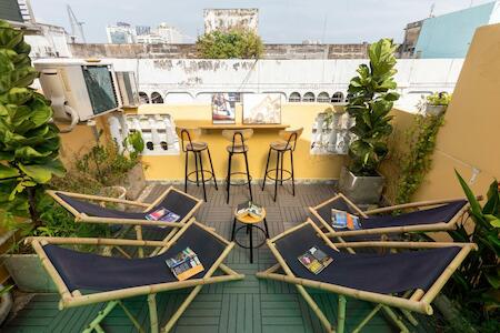 Saigon Authentic Hostel - Cozy Rooftop Beer, Family Cooking Experience, FREE Wal