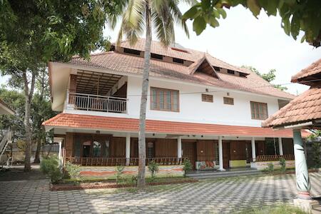Best for Solo Traveler: Course Of Life, Alappuzha