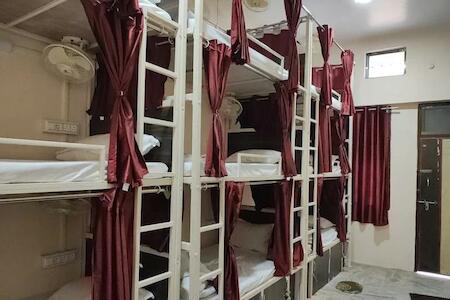 5 Star Yatri Vishram Dormitory, Jabalpur