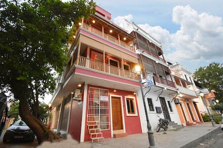 Sea Gadabout - Back Packers, Puducherry