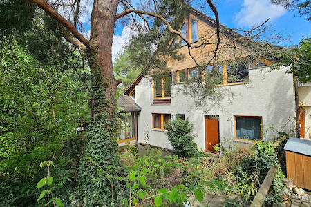 Nivarta Guesthouse & Cultural Garden, Basel