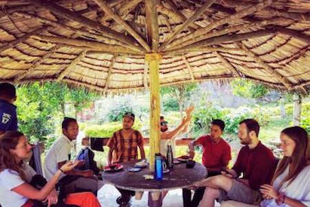 Best for Solo Traveler: Mochilero Ostello, Pelling