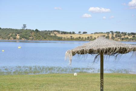 Cruceros Alqueva, Cheles