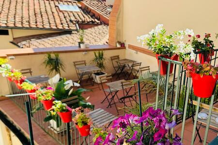 Emerald Palace B&B, Florence