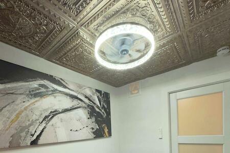 Lux Pod Room, West Palm Beach