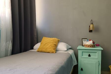 Habitación con baño compartido cerca al Parque San José, Córdoba Habitación con baño compartido cerca al Parque San José, Córdoba