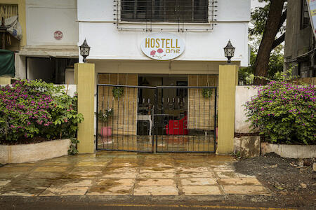 Hostell One