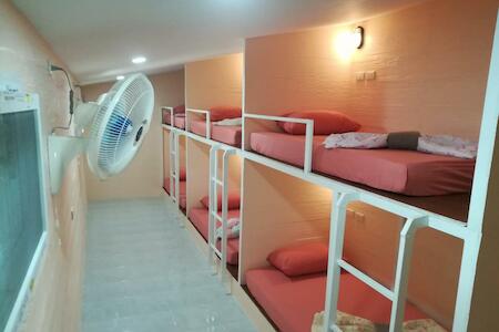 Best for Solo Traveler: Koh Mook Hostel, Ko Muk