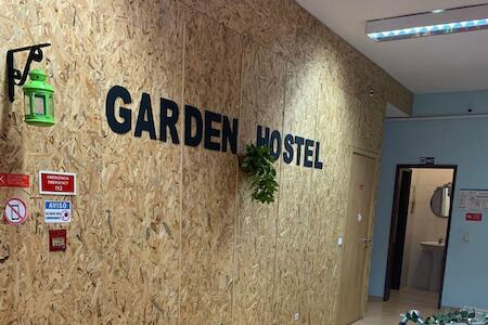 Garden Hostel, Aradas