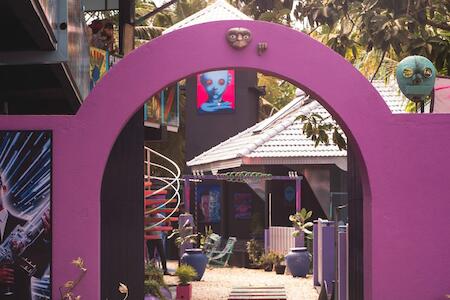 Best for Solo Traveler: Lost Planet, Midigama