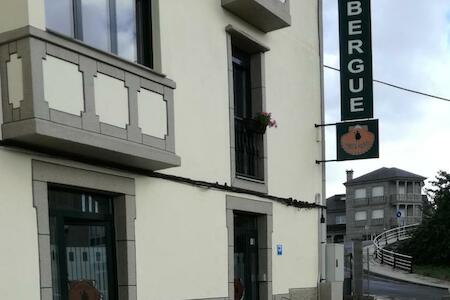Best Party Hostel: Albergue Pension Porta Santa, Lugo