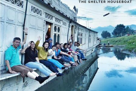 The Shelter Group of Houseboats