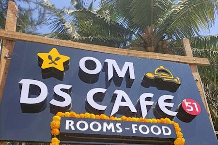 Om D S Cafe 51 & Beach Stay