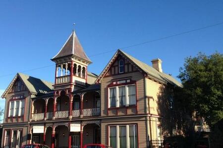 Best for Solo Traveler: Arthouse Hostel, Launceston
