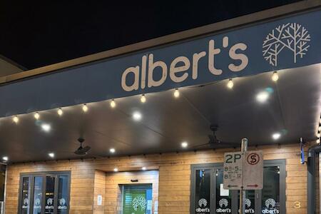 Best Party Hostel: Alberts Est 2017, Innisfail